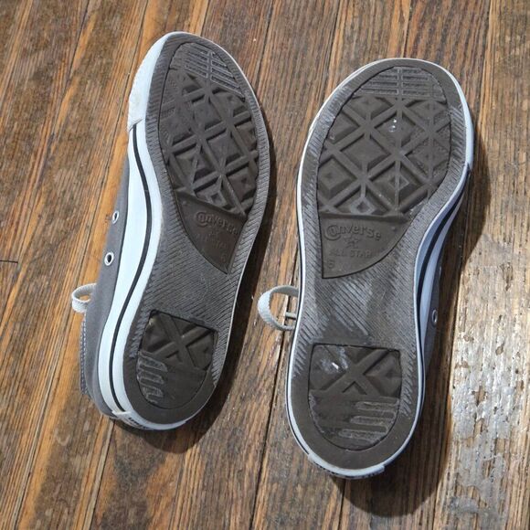 Unisex CONVERSE Low Top Canvas Sneakers Shoes Size 6M/8W - Picture 6 of 7